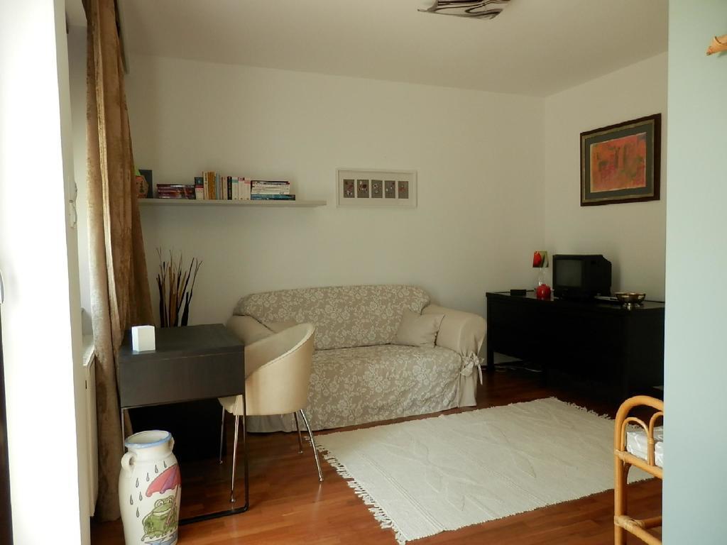 Csiki Apartman Budaörs Δωμάτιο φωτογραφία