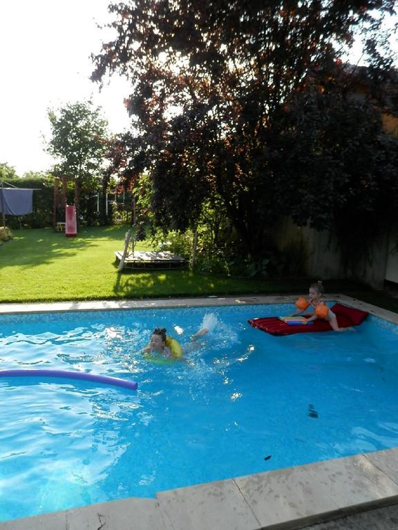 Csiki Apartman Budaörs Δωμάτιο φωτογραφία